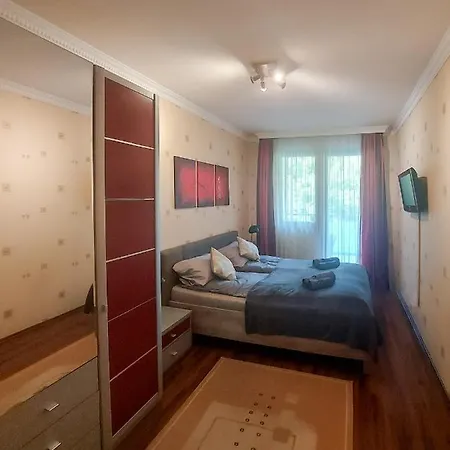 Harmony - Balcony, Ac, Free Parking, Metro, Self Check-in Apartment
