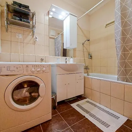 Harmony - Balcony, Ac, Free Parking, Metro, Self Check-in Apartment Budapest